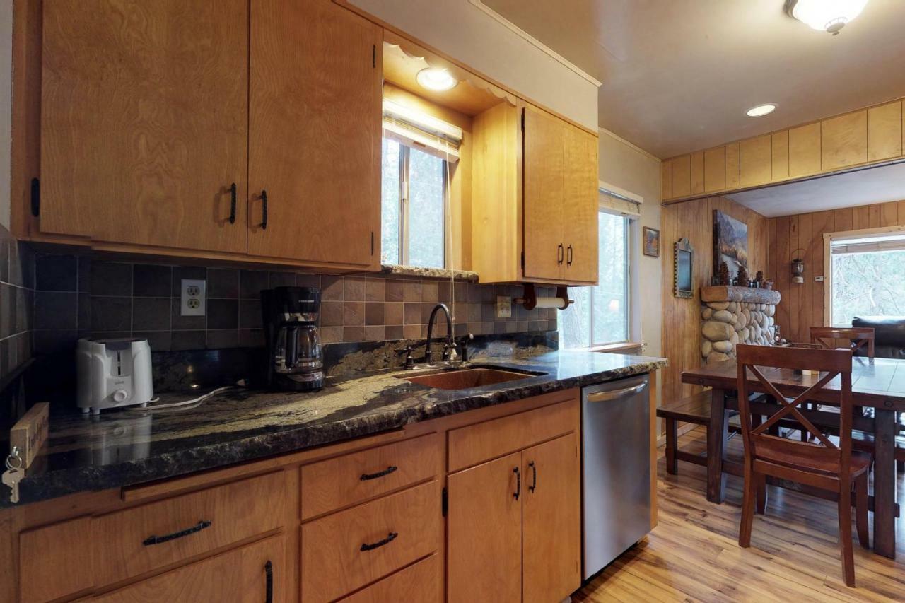 Blue Meadow Cottage Shaver Lake Exterior photo