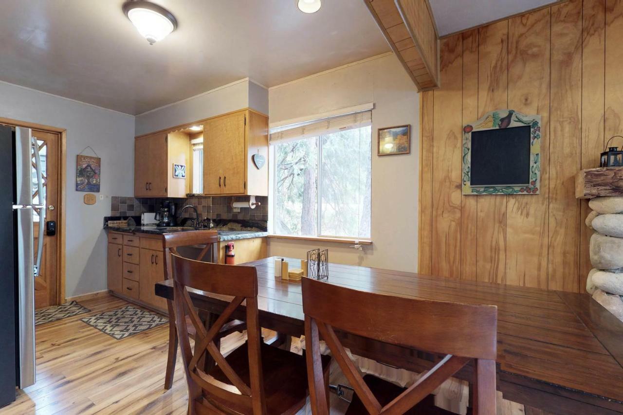 Blue Meadow Cottage Shaver Lake Exterior photo